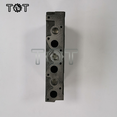 1A033-03043 Kubota D1703 Głowica cylindra U35 L3430 Części silnika koparki
